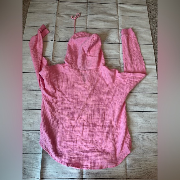 NWOT Women's Pink Lily Lightweight Pullover - Picture 4 of 5